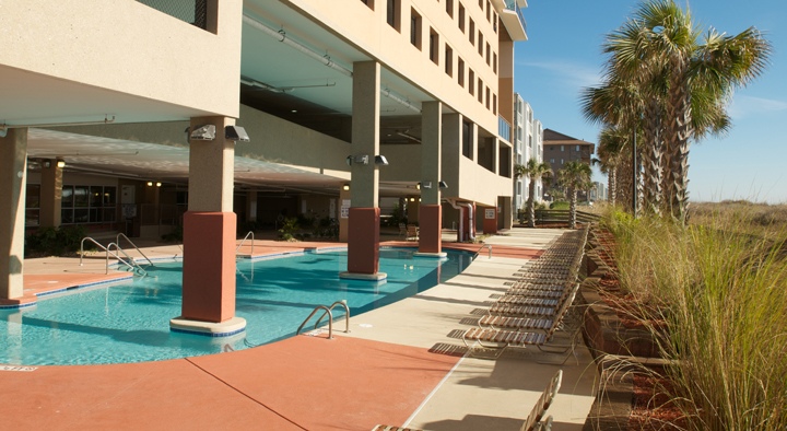 abor_pool_deck_720x394