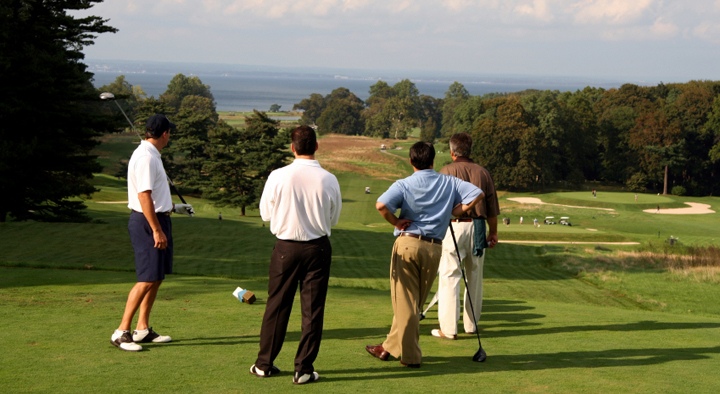 Golf_GuysOnGreen_720X394_HeBS