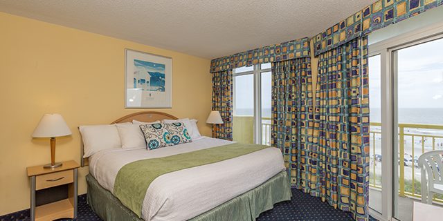 Oceanfront 2-Bedroom King/Queen Suite